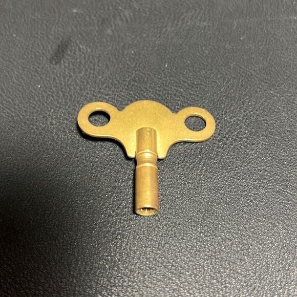 Old Brass Key for Sessions CLOCK. KK299 - Picture 3 of 3